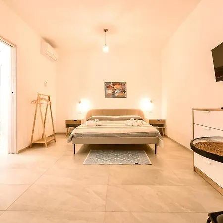 Domus Lucia 1 *