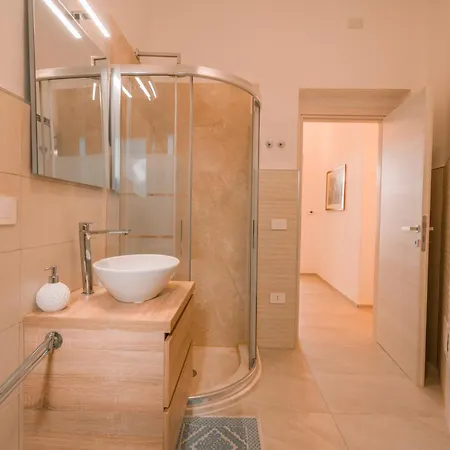Domus Lucia 1 Apartment
