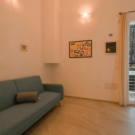 Apartment Domus Lucia 1 *
