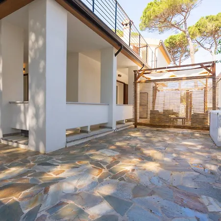 Apartment Domus Lucia 1 *