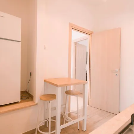 Domus Lucia Apartment *