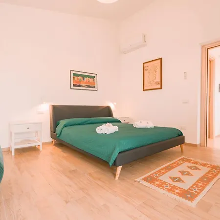 Domus Lucia Apartment *