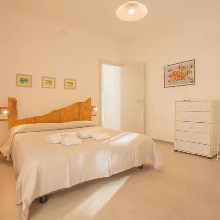 Domus Lucia Apartment *
