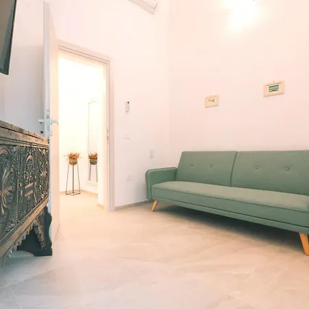 Domus Lucia 1 *