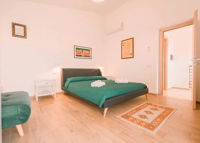 Domus Lucia Apartment *